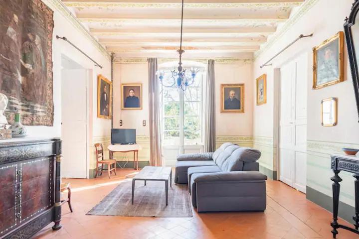Can Rovira - Stunning Neoclassical Mansion, Just 20 Min Drive From Barcelona City Center, Ideal For Groups And Families Alella Esterno foto