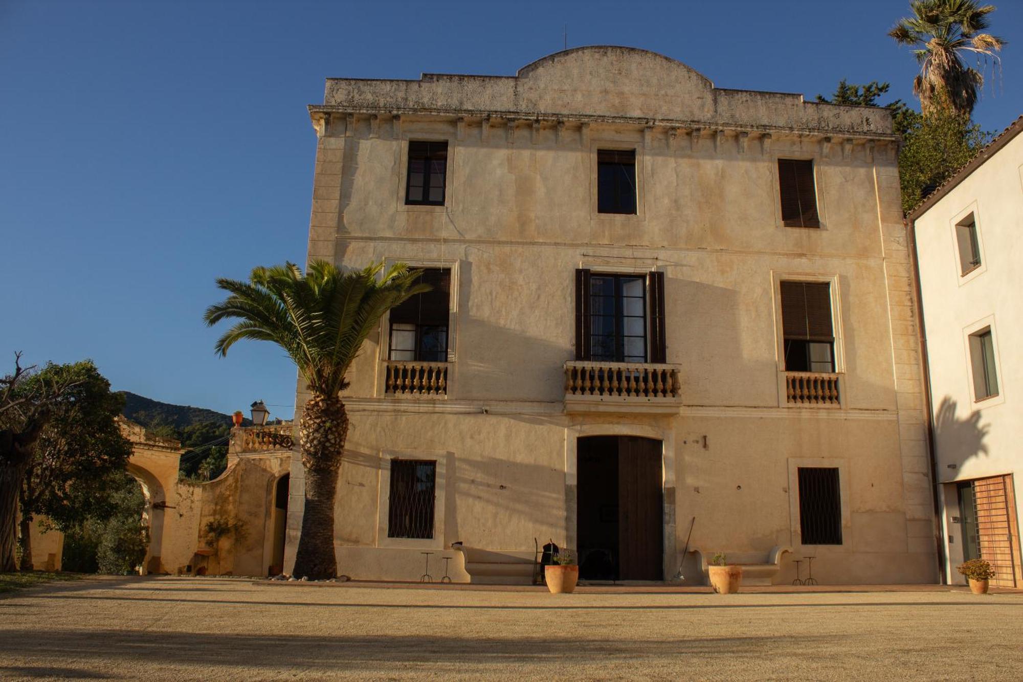 Can Rovira - Stunning Neoclassical Mansion, Just 20 Min Drive From Barcelona City Center, Ideal For Groups And Families Alella Esterno foto